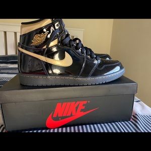 Air Jordan 1 High OG ‘Metallic Gold’